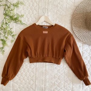 Bo+Tee Ribbed Cropped Top
